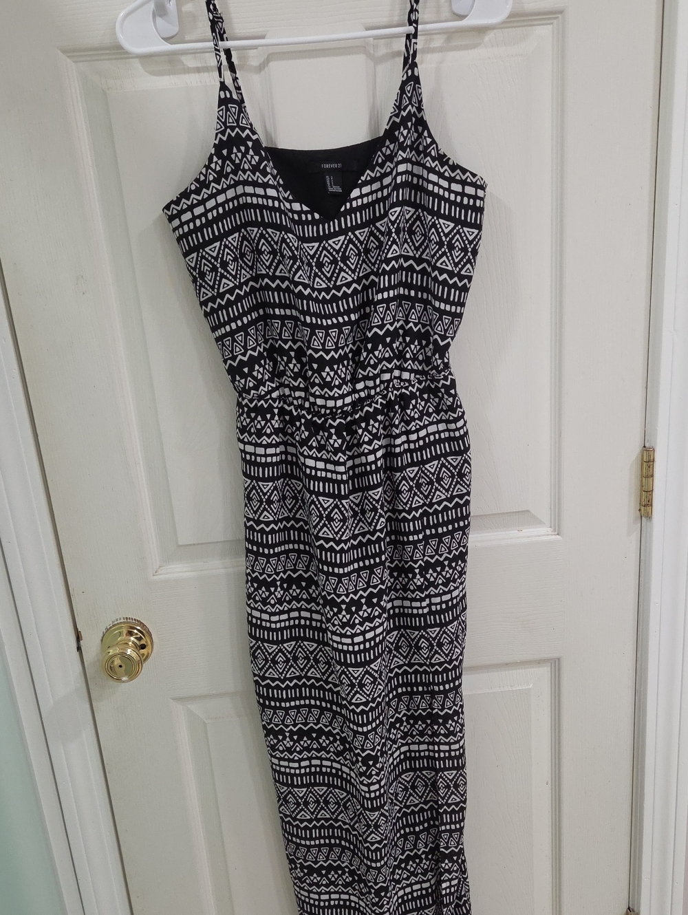 Forever 21 Black and White Geometric Maxi Dress